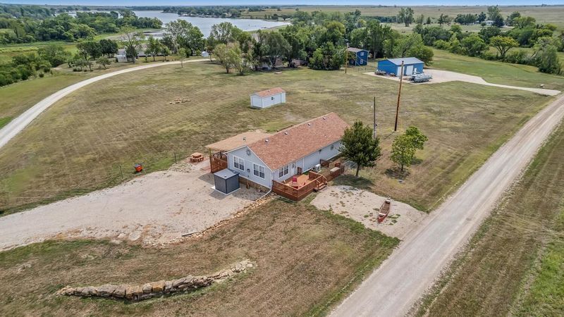 71 Eureka Lake Rd, Eureka, KS 67045