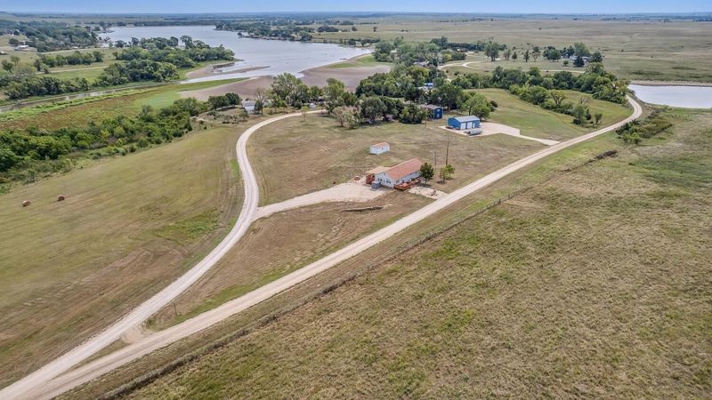 71 Eureka Lake Rd, Eureka, KS 67045