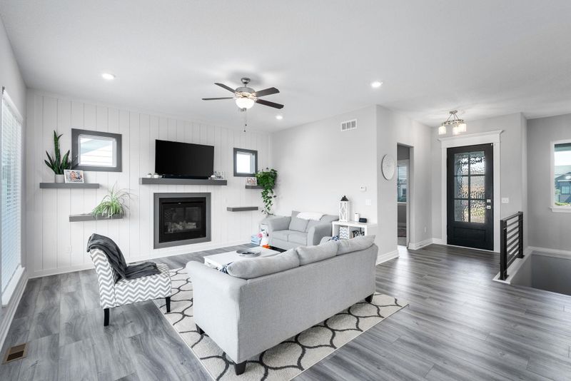 8407 E 33rd St S, Wichita, KS 67210