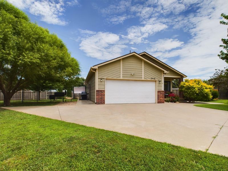 4010 S Boyd Ct, Wichita, KS 67215