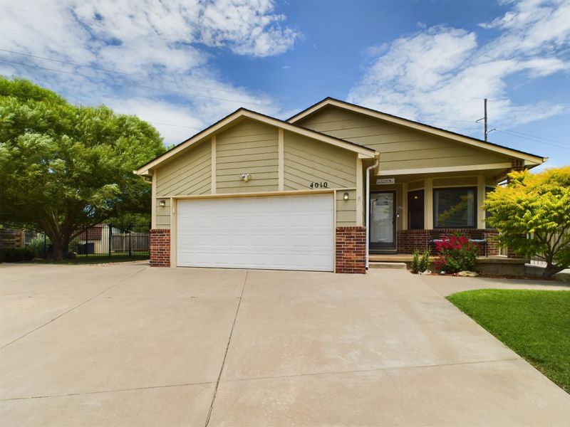 4010 S Boyd Ct, Wichita, KS 67215