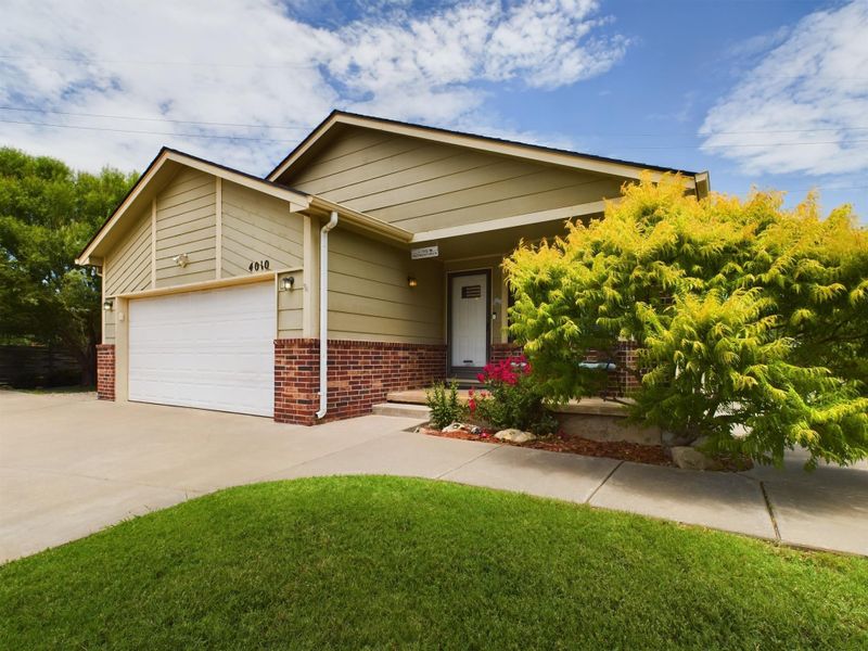 4010 S Boyd Ct, Wichita, KS 67215