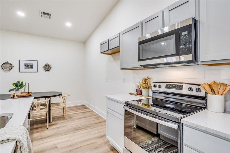 5729 E Bristol St, Bel Aire, KS 67220