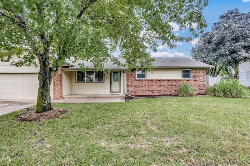 1646 Timberline Dr, Rose Hill, KS 67133