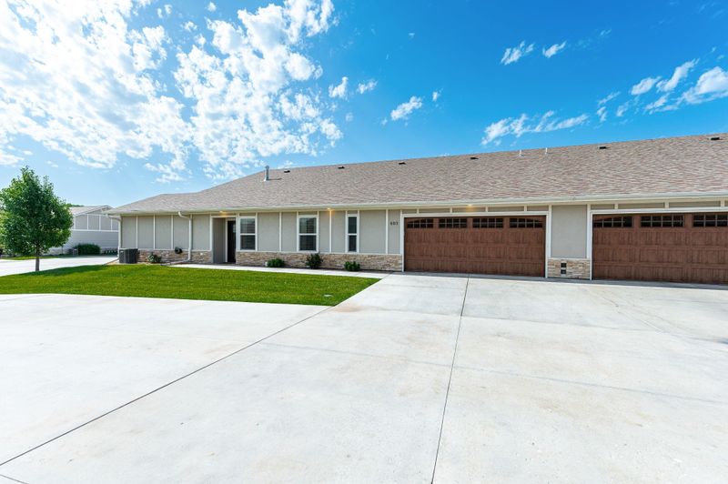 2418 E Madison Ave #403, Derby, KS 67037