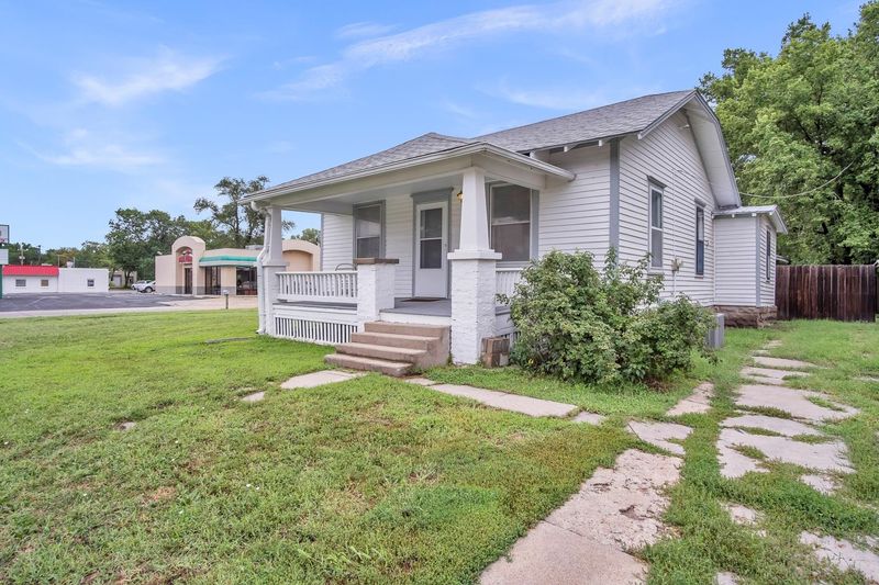 1622 N Main St, Newton, KS 67114
