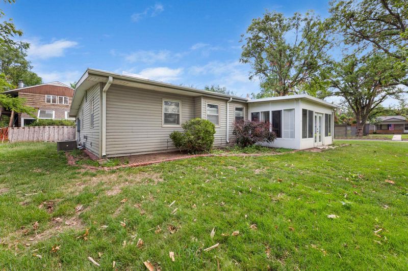 503 College, Halstead, KS 67056