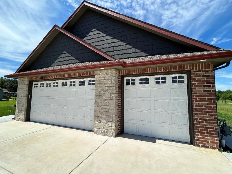 140 E River Birch St, Haysville, KS 67060