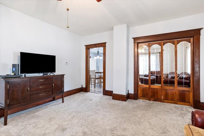 217 S Elm St, Whitewater, KS 67154