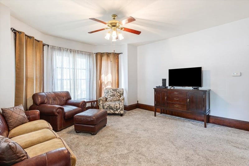 217 S Elm St, Whitewater, KS 67154