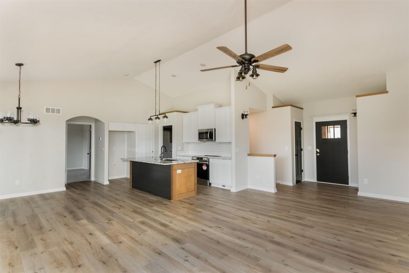 2540 Spring Meadows Ct, Derby, KS 67037