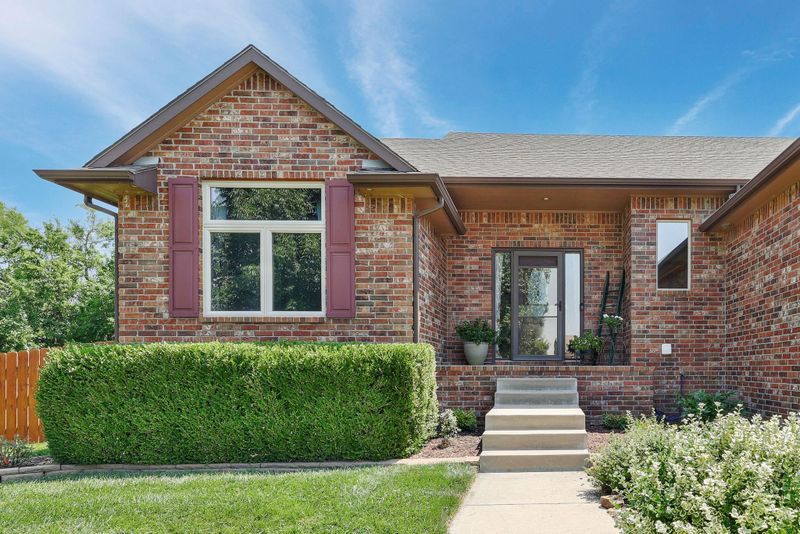 8718 E Blade Ct, Wichita, KS 67226