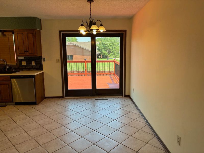604 Terrace Dr, Newton, KS 67114