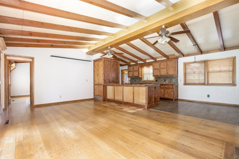 1307 N High St, Wichita, KS 67203