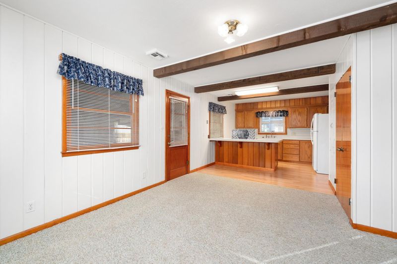 404 Circle Dr, Wellington, KS 67152