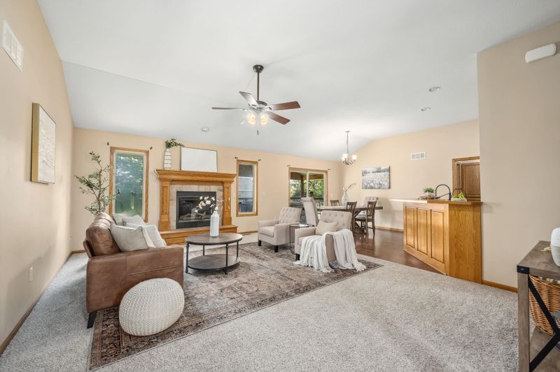 1418 Chestnut Ct, Halstead, KS 67056