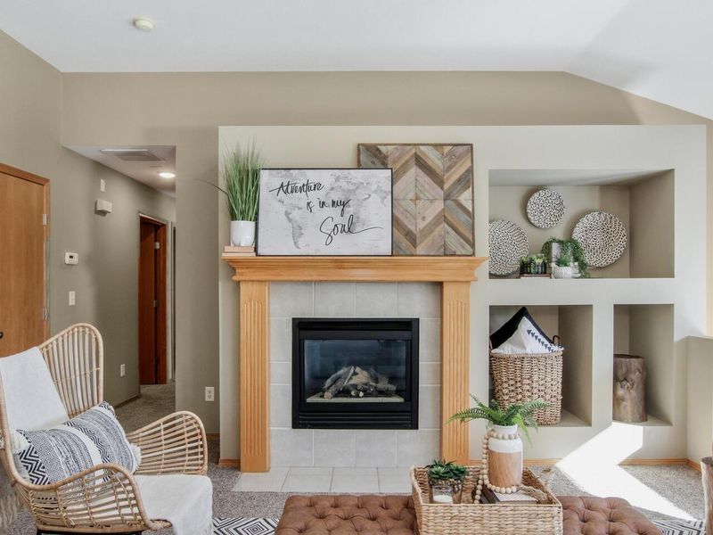 1332 N Valley Ct, Andover, KS 67002