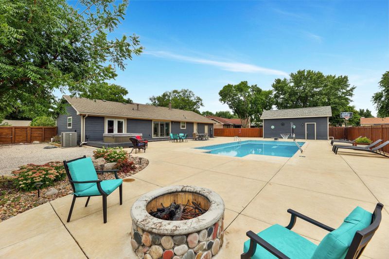 1424 E Deer Trl, Derby, KS 67037