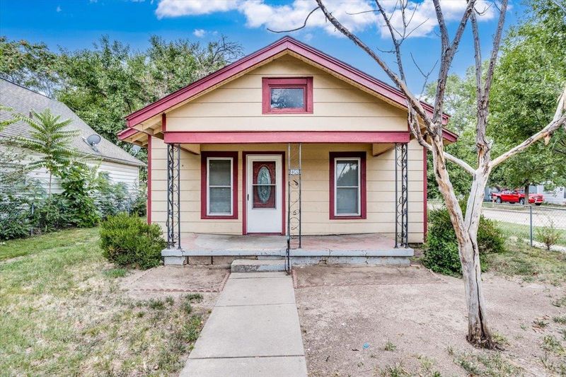 2349 N Park Pl, Wichita, KS 67204