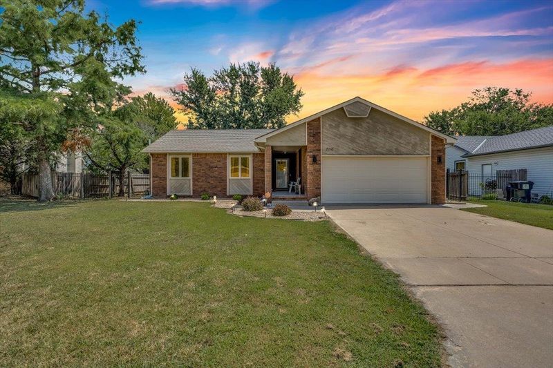 2116 N Murray Cir, Wichita, KS 67212