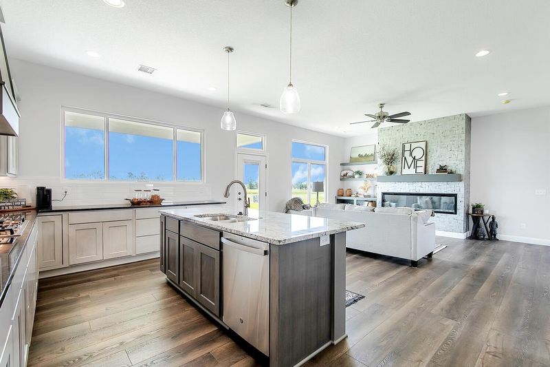 8473 E Deer Rn, Bel Aire, KS 67226