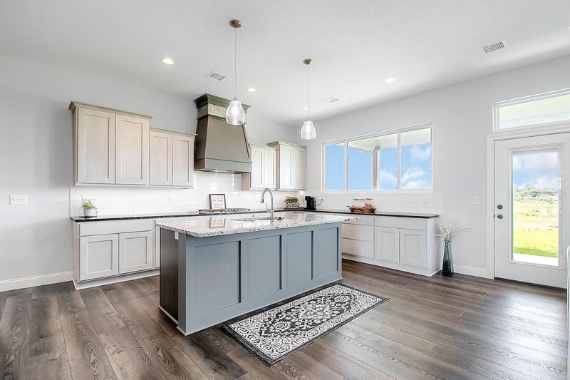 8473 E Deer Rn, Bel Aire, KS 67226