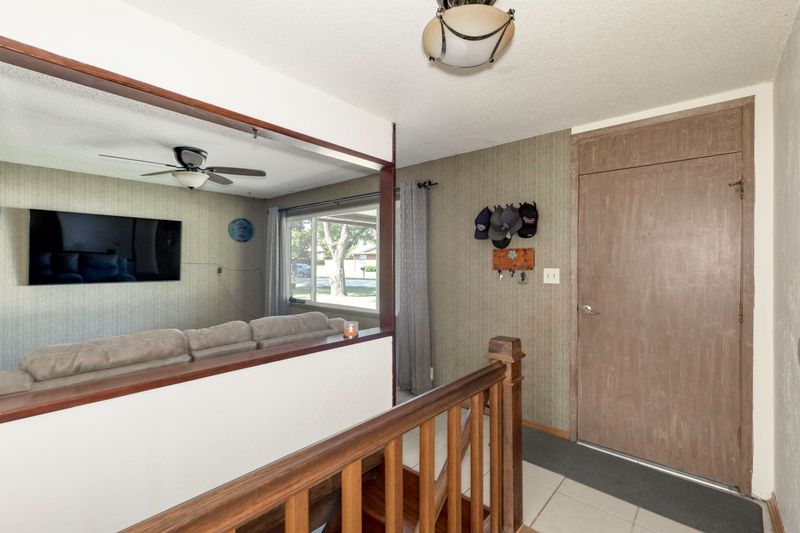 610 S Byron Rd, Wichita, KS 67209
