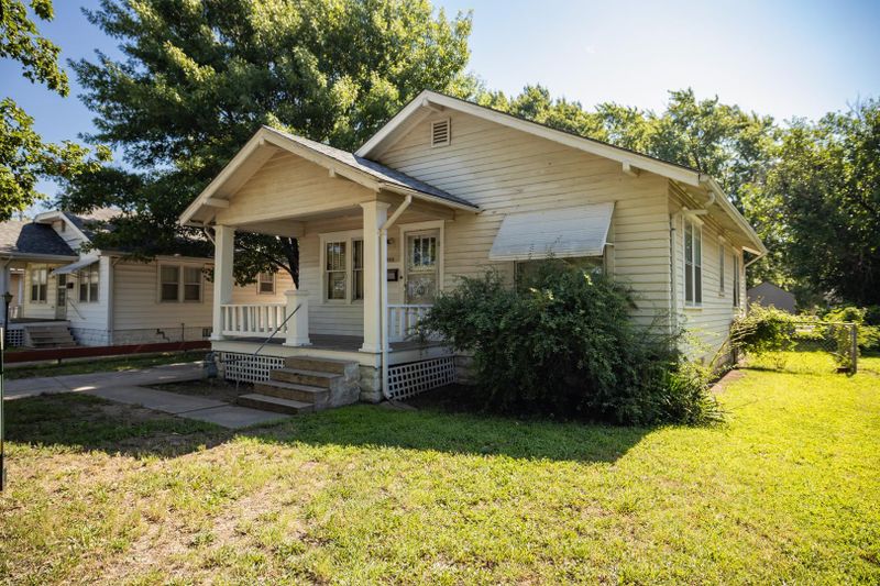 808 S Ash St, Wichita, KS 67211