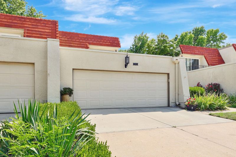 21 E Via Roma St, Wichita, KS 67230