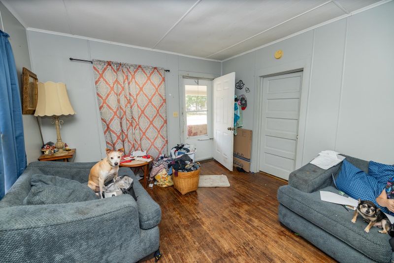 616 E 1st, Newton, KS 67114