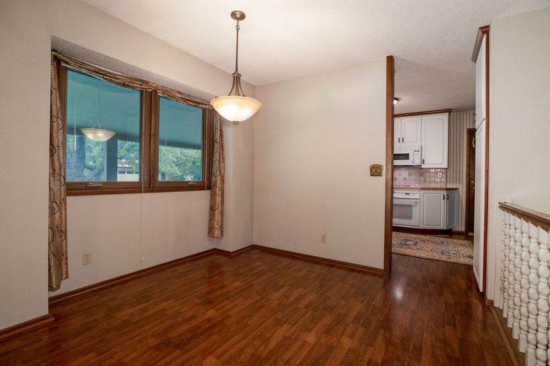 6905 E Ayesbury Cir, Wichita, KS 67226