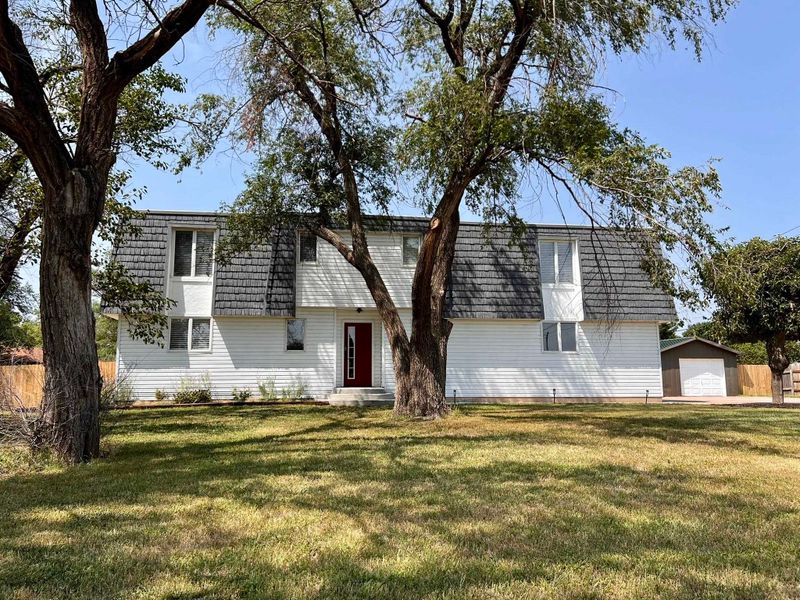 507 S Byron Rd, Wichita, KS 67209