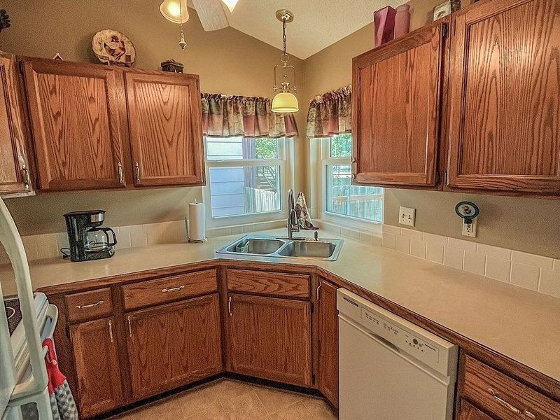 115 Chestnut Dr, Mulvane, KS 67110