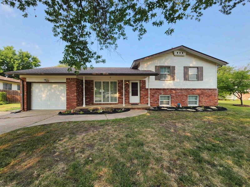 7 Park Rd, Rose Hill, KS 67133