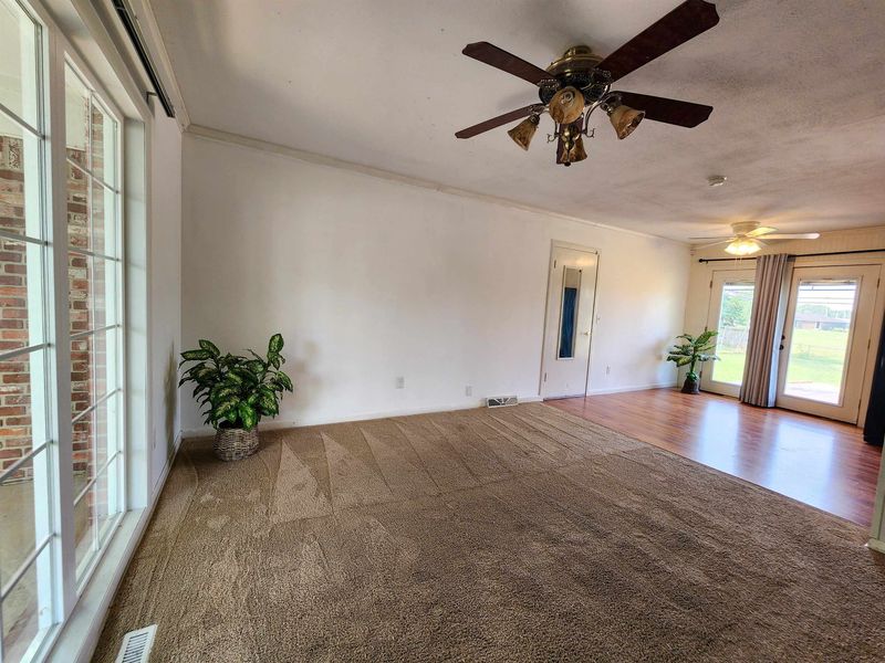7 Park Rd, Rose Hill, KS 67133