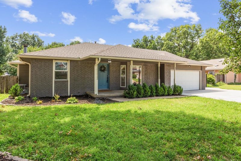332 N Willow Dr, Derby, KS 67037