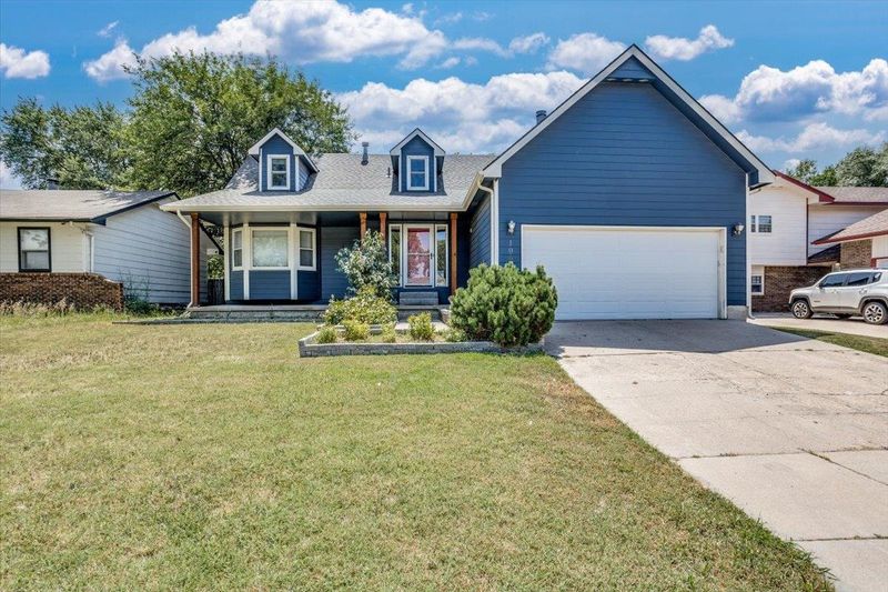 10607 E Countryside St, Wichita, KS 67207