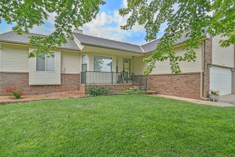 422 S Streamside Ct, Clearwater, KS 67026