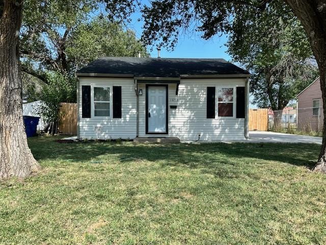 1052 S Richmond Ave, Wichita, KS 67213
