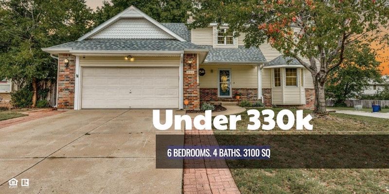 230 E Buckthorn Rd, Derby, KS 67037