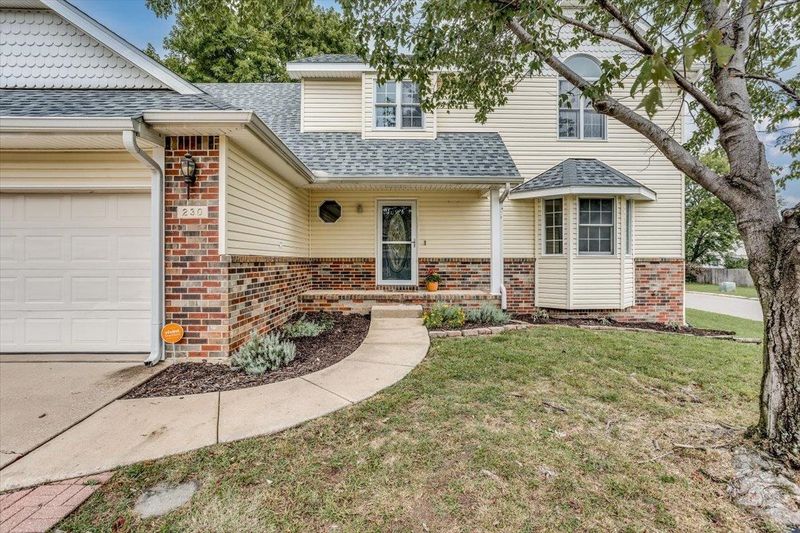 230 E Buckthorn Rd, Derby, KS 67037