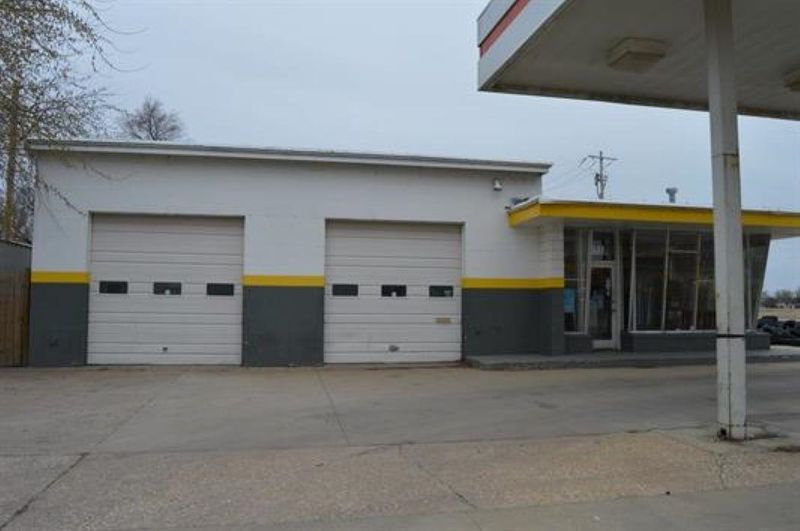611 W Harry St, Wichita, KS 67213