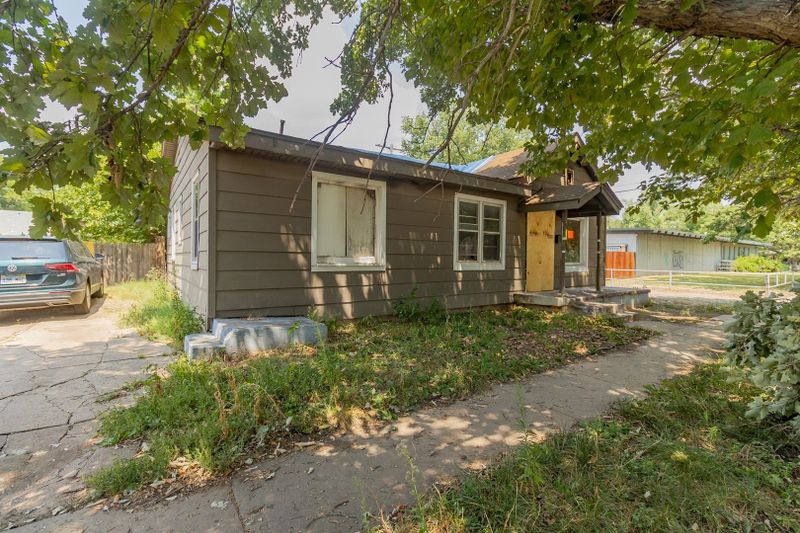 612 E Bayley, Wichita, KS 67211