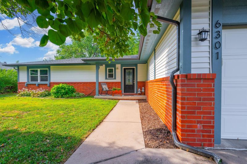 6301 E 44th St N, Bel Aire, KS 67220