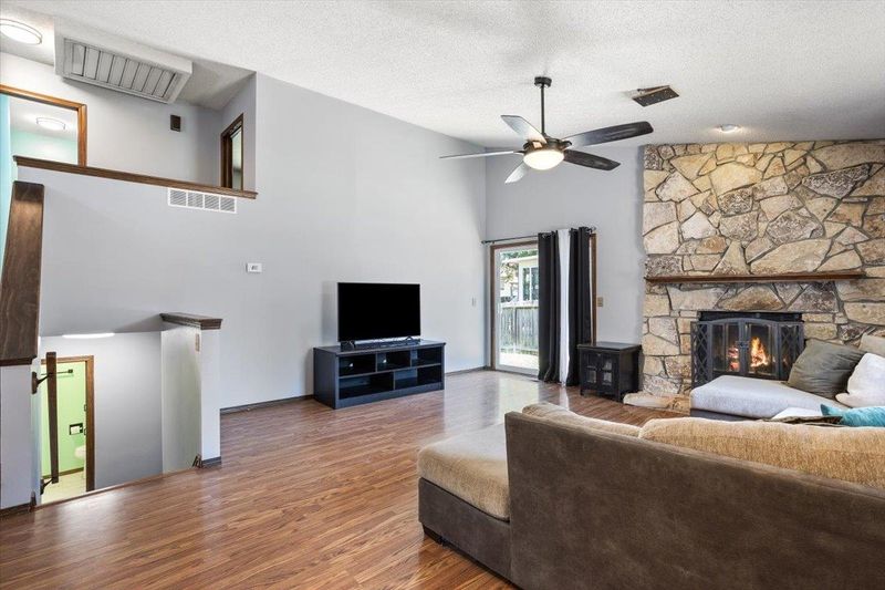 5520 E Falcon Ln, Bel Aire, KS 67220