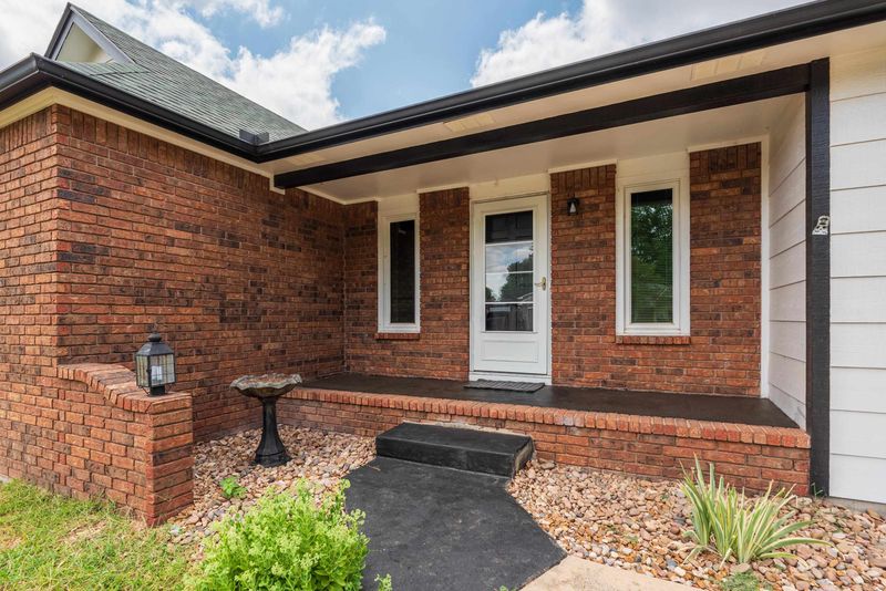 1609 N Skyview St, Wichita, KS 67212
