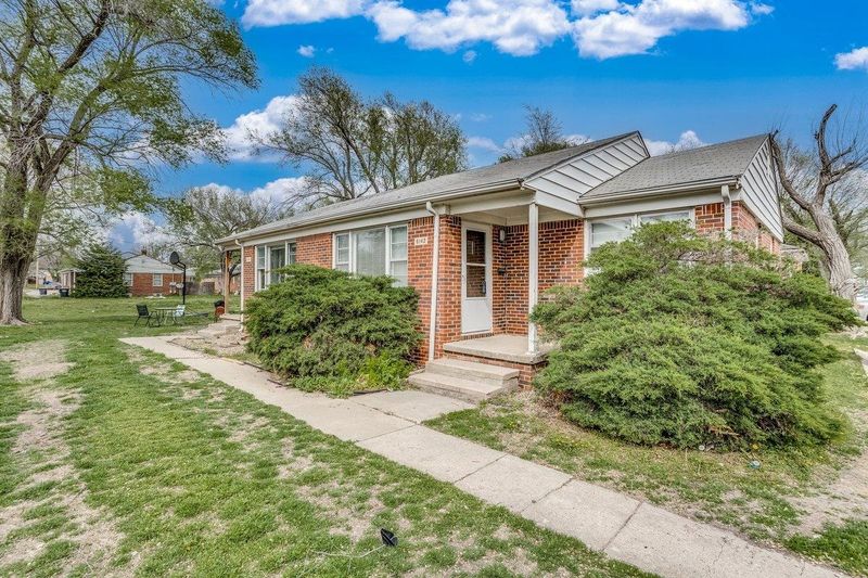 6142 E Harry St #6144 E Harry, Wichita, KS 67218
