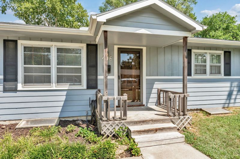 406 S Mary Etta St, Derby, KS 67037