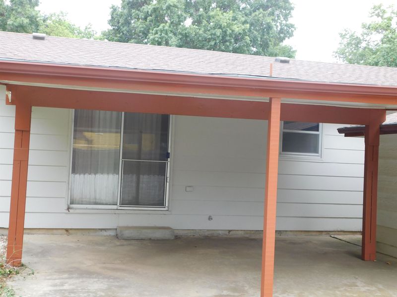 1018 E Market St, Derby, KS 67037-2421