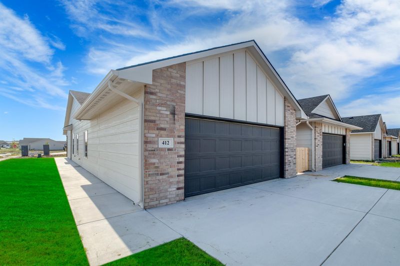 448 W Long Path Ct, Goddard, KS 67052